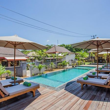 ホテル Samanta Huts レンボンガン島 エクステリア 写真