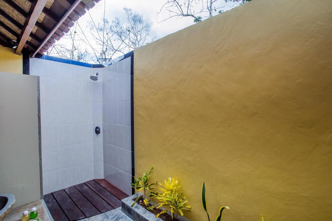 ホテル Samanta Huts レンボンガン島 エクステリア 写真
