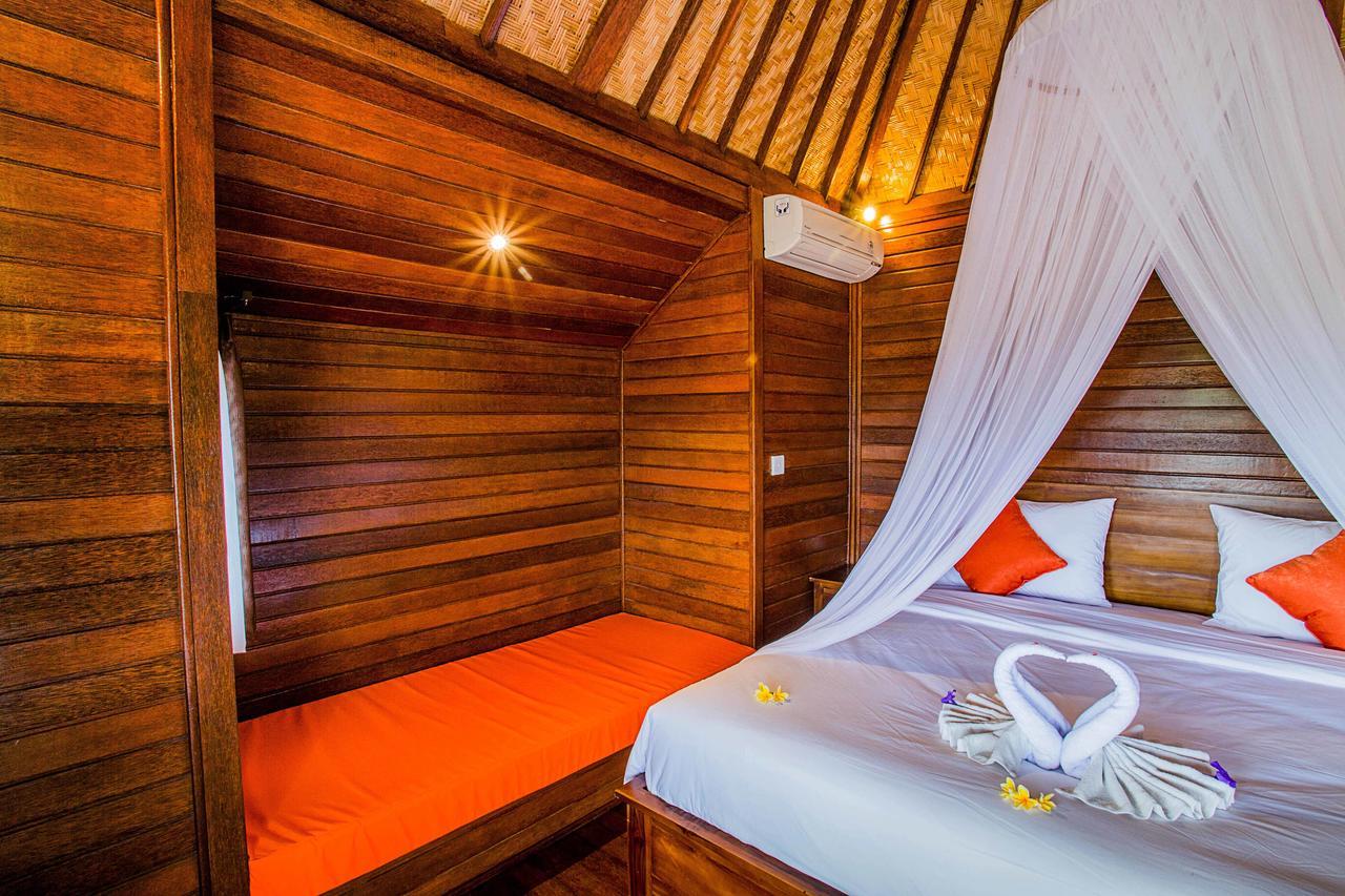 ホテル Samanta Huts レンボンガン島 エクステリア 写真