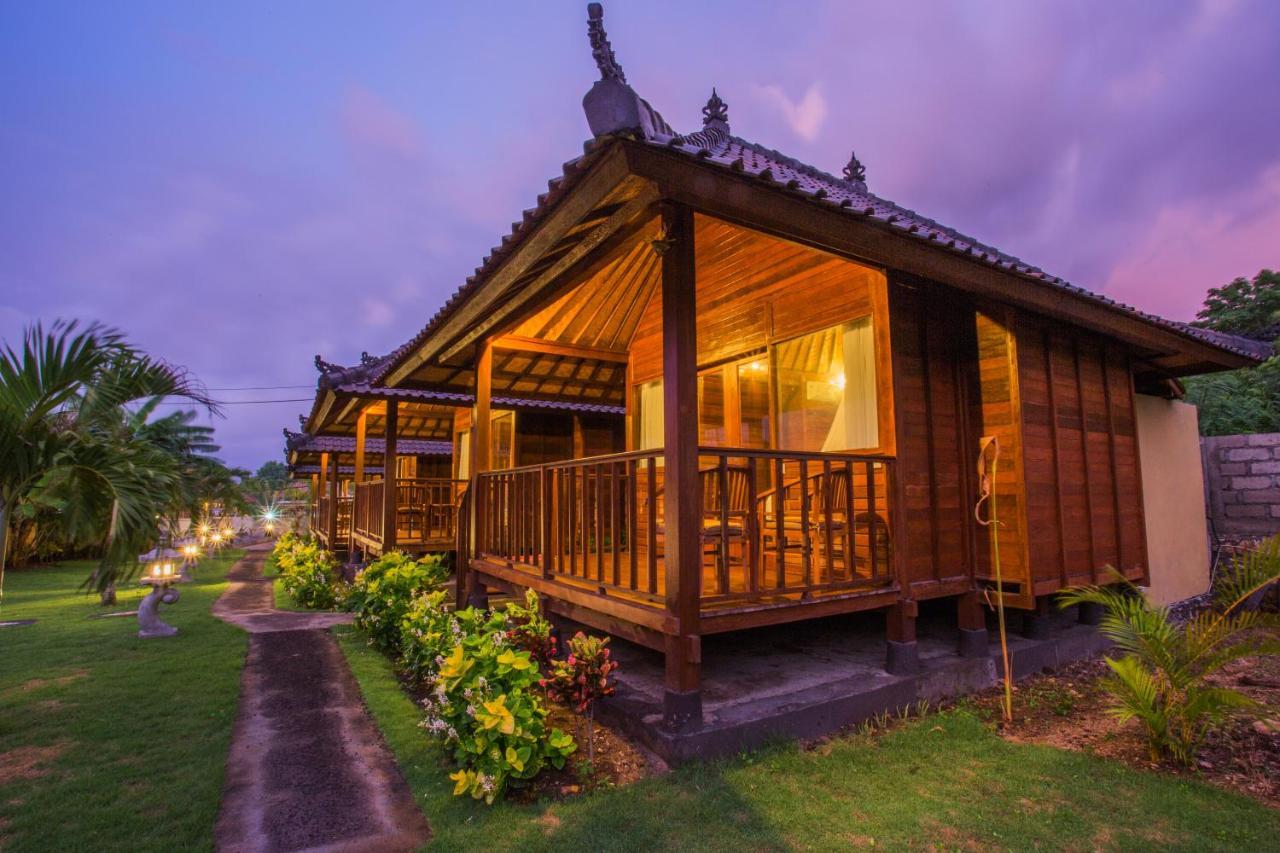 ホテル Samanta Huts レンボンガン島 エクステリア 写真