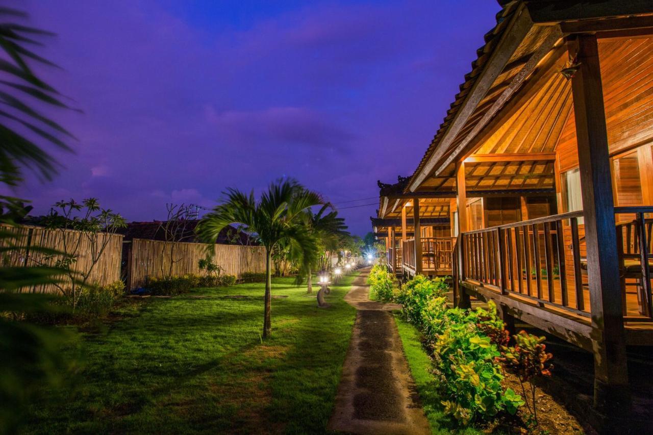 ホテル Samanta Huts レンボンガン島 エクステリア 写真